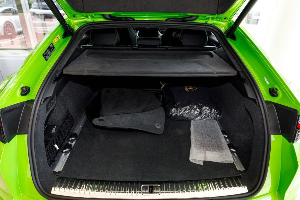 Used 2025 Lamborghini Urus SE image 44