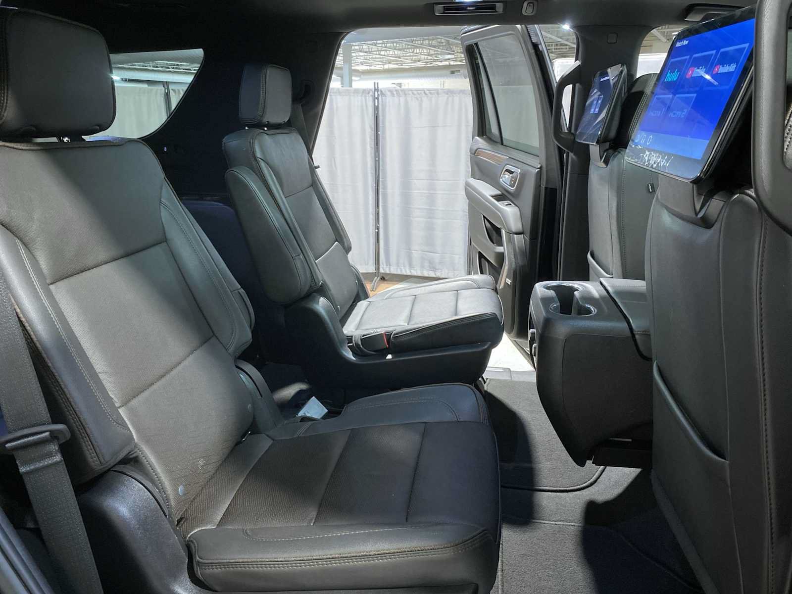 Used 2023 Chevrolet Tahoe High Country w/ Advanced Technology Package AWD/4WD image 13