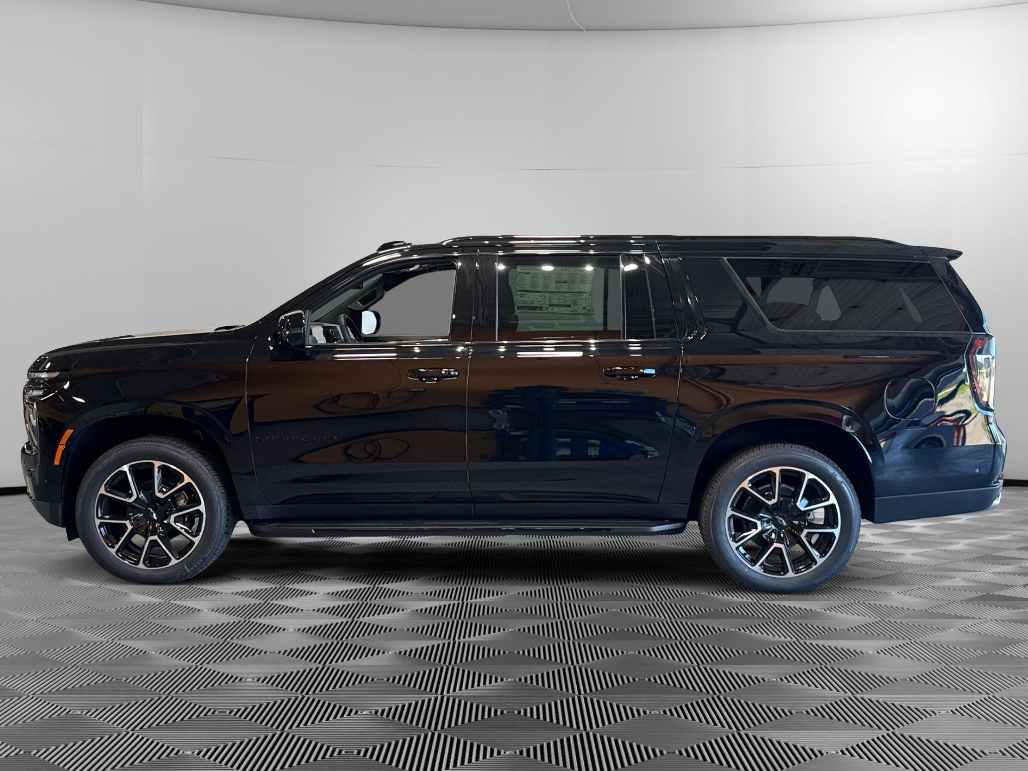 New 2026 Chevrolet Suburban RST w/ RST Capability Package AWD/4WD image 2
