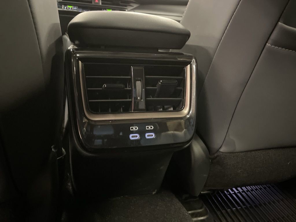 Used 2025 Toyota Crown Signia image 28