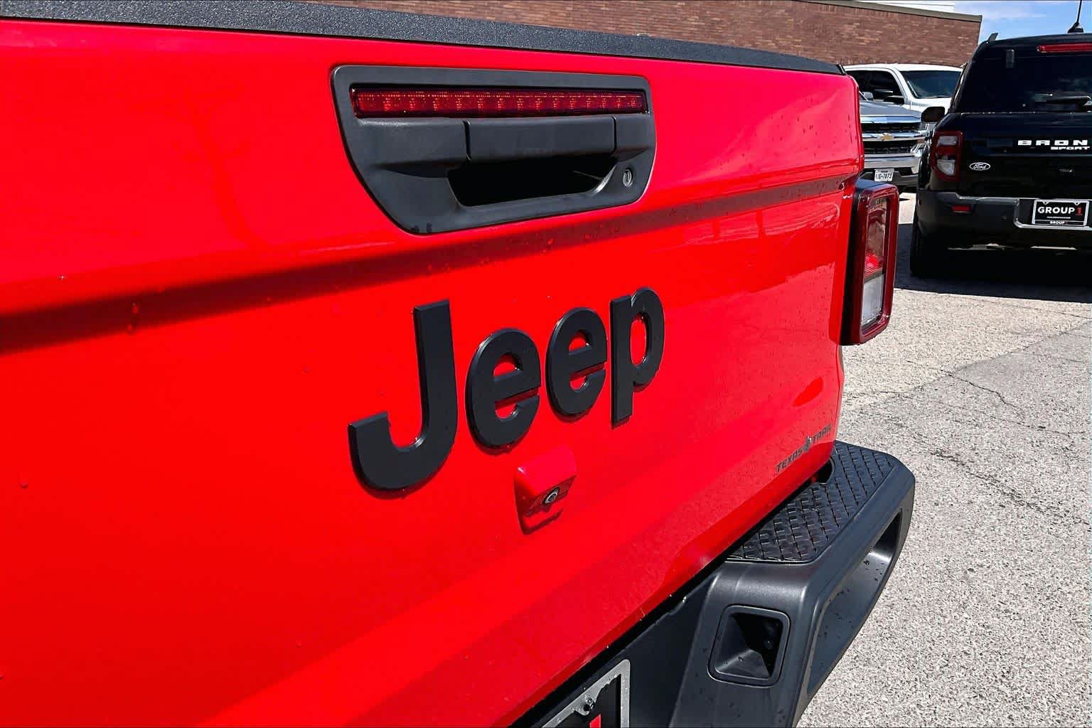 Used 2024 Jeep Gladiator Sport AWD/4WD image 30
