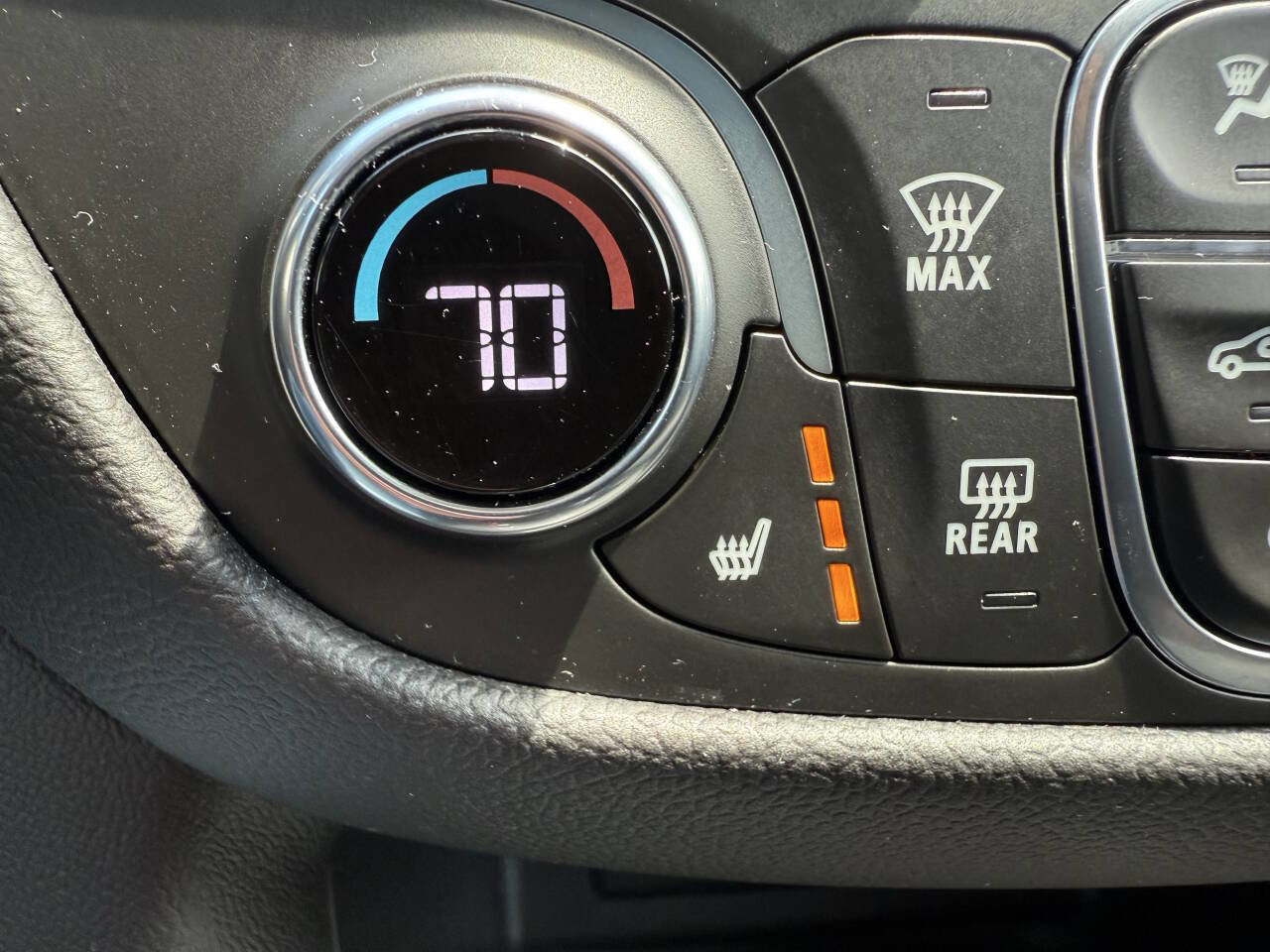 Used 2024 Chevrolet Equinox LT image 20