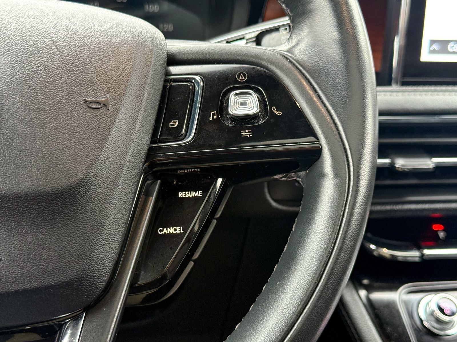 Used 2022 Lincoln Corsair Reserve w/ Sport Package image 41