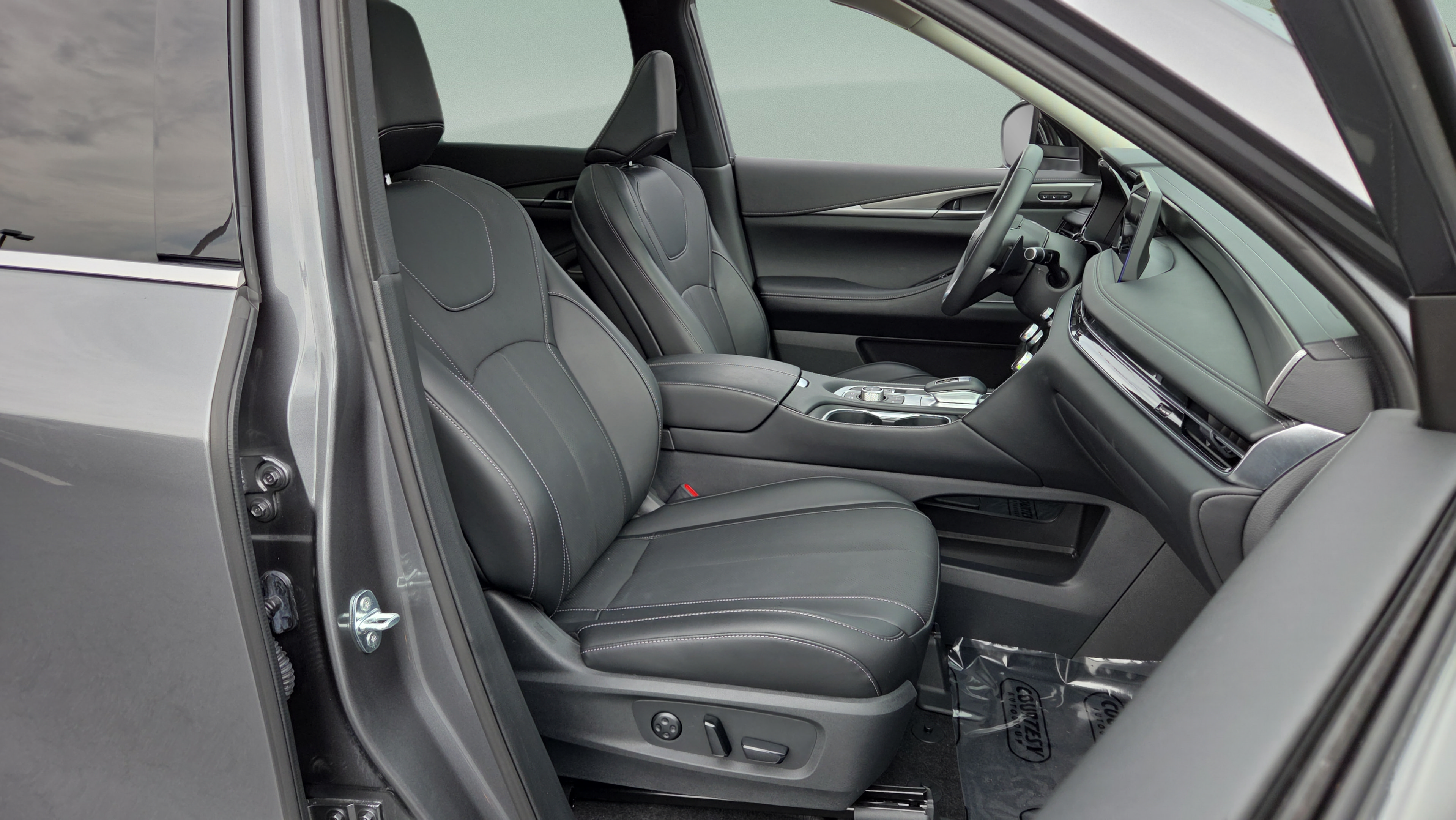 Used 2026 INFINITI QX60 Pure FWD image 17