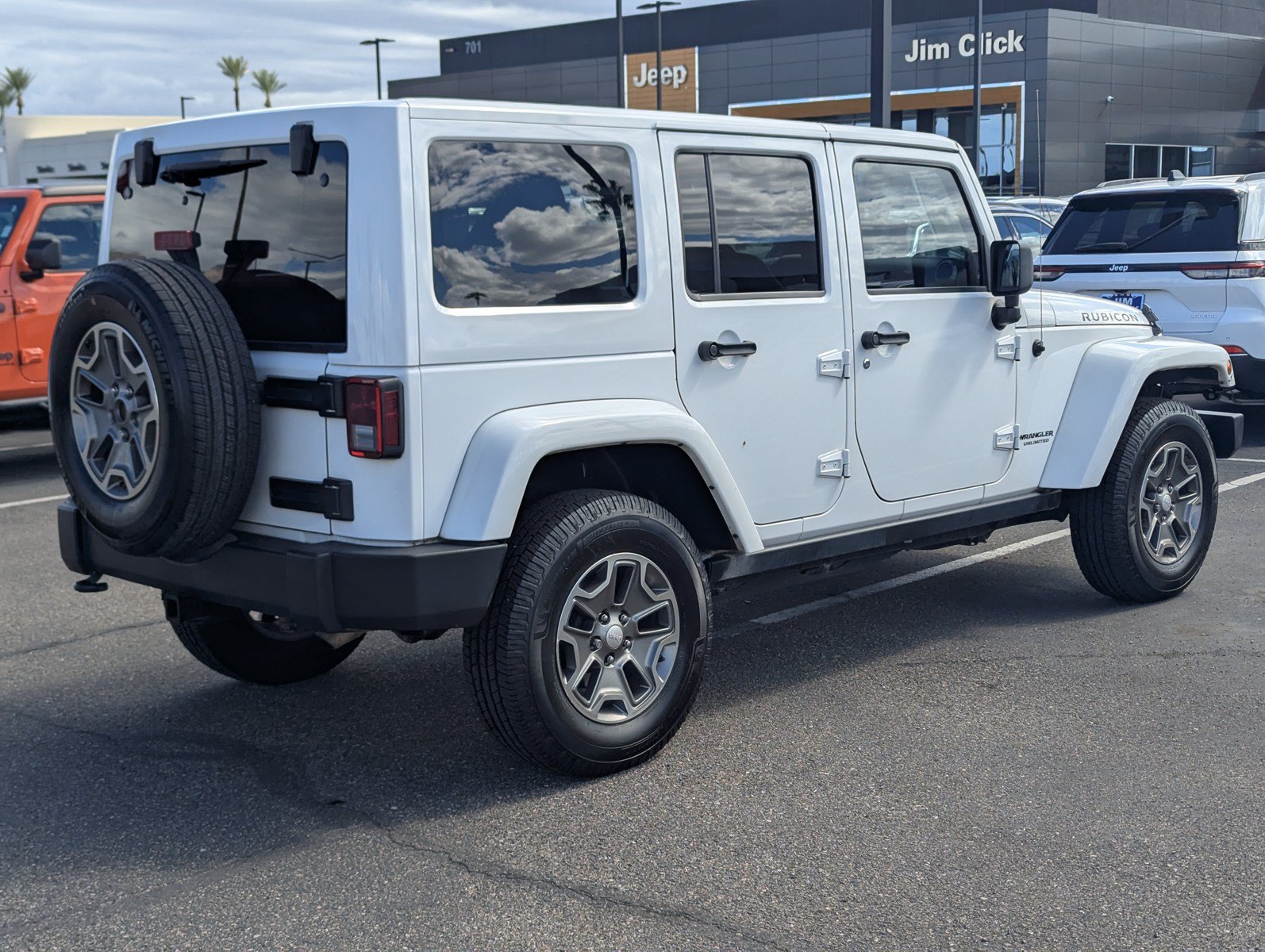 Used 2014 Jeep Wrangler Unlimited Rubicon w/ Connectivity Group AWD/4WD image 2