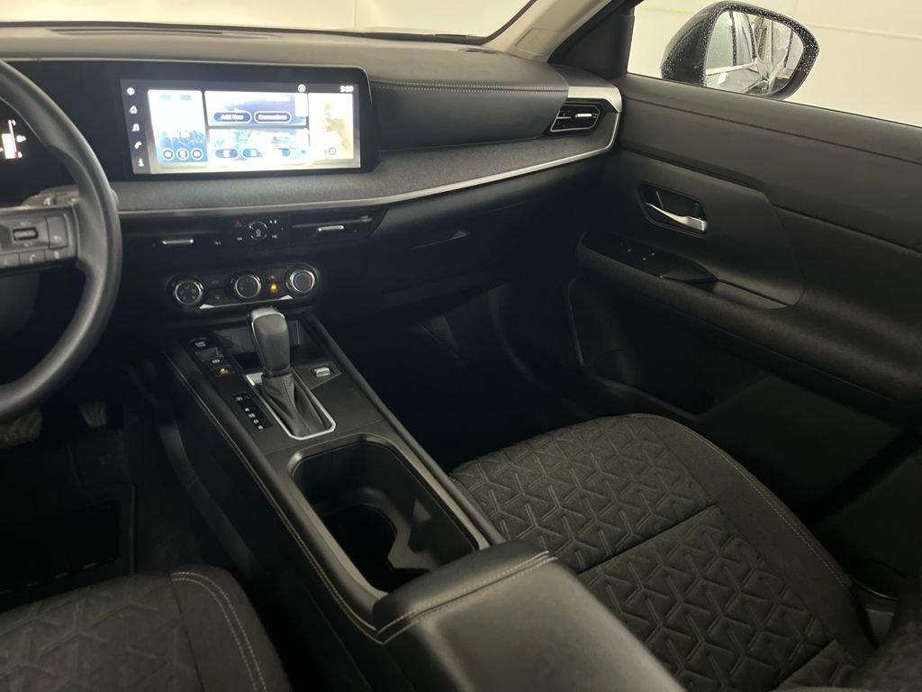 Used 2025 Nissan Kicks SV image 34