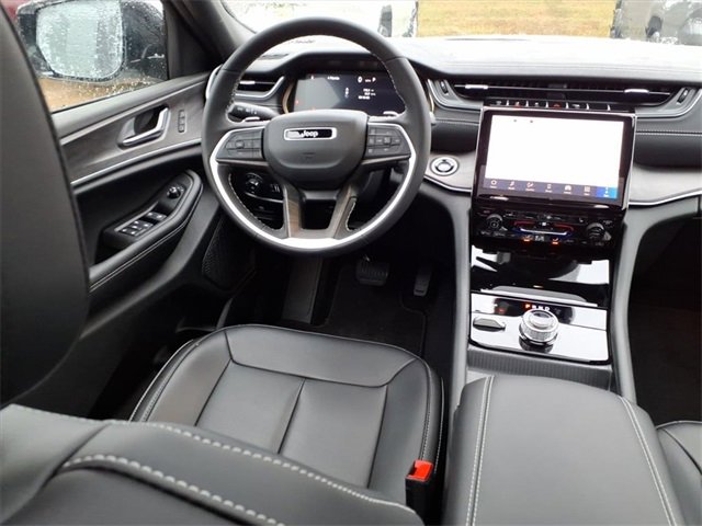New 2025 Jeep Grand Cherokee L Limited image 4