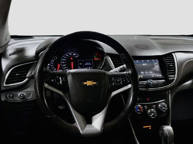 Used 2019 Chevrolet Trax LT w/ LT Convenience Package AWD/4WD image 19