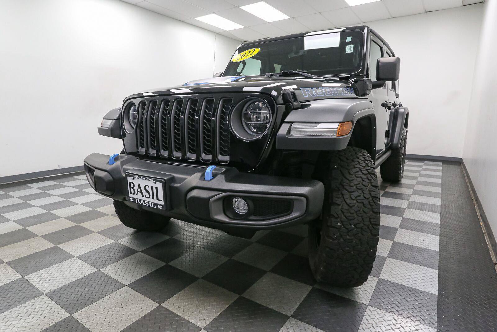 Used 2022 Jeep Wrangler Unlimited Rubicon 4xe w/ Cold Weather Group AWD/4WD image 4