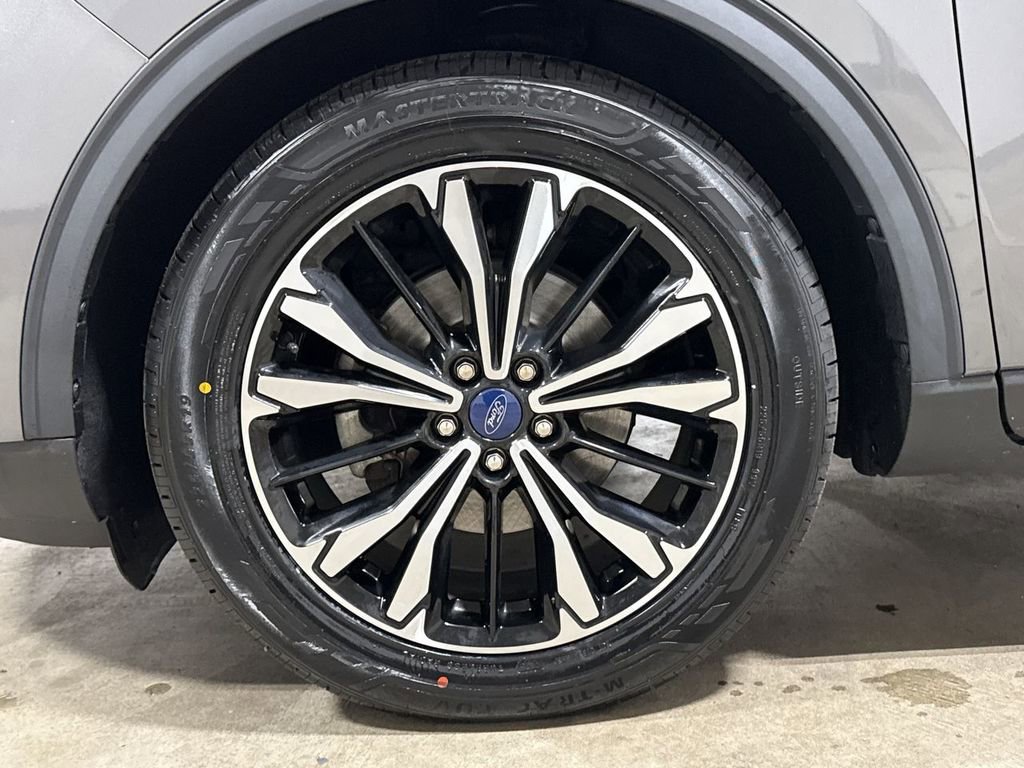 Used 2022 Ford Escape SE w/ SE Sport Appearance Package FWD image 28