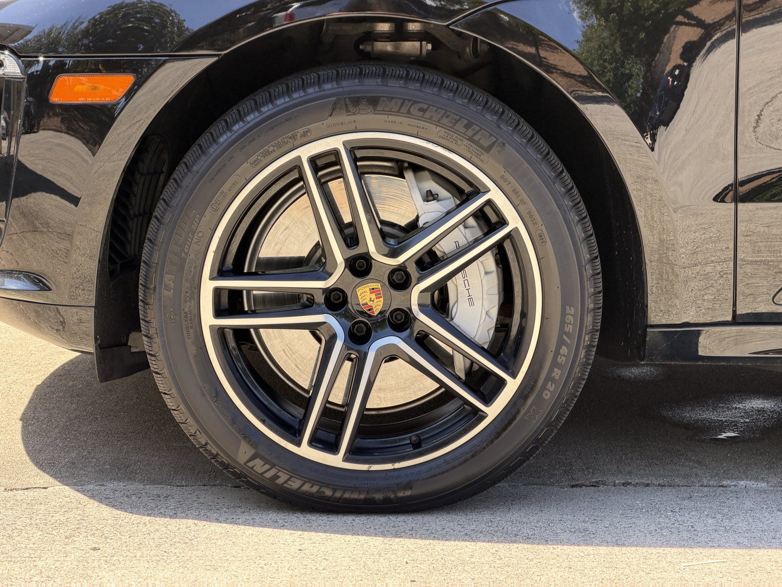 Used 2021 Porsche Macan Turbo AWD/4WD image 12