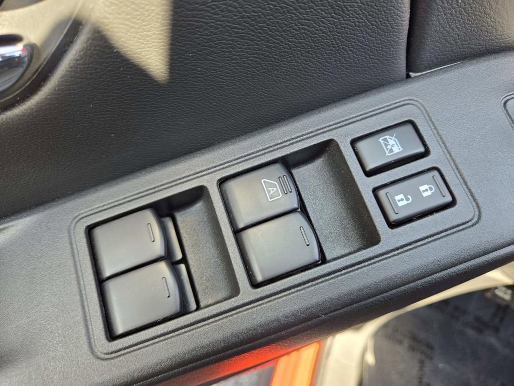 Used 2025 Nissan Frontier PRO-4X w/ Pro Convenience Package AWD/4WD image 38