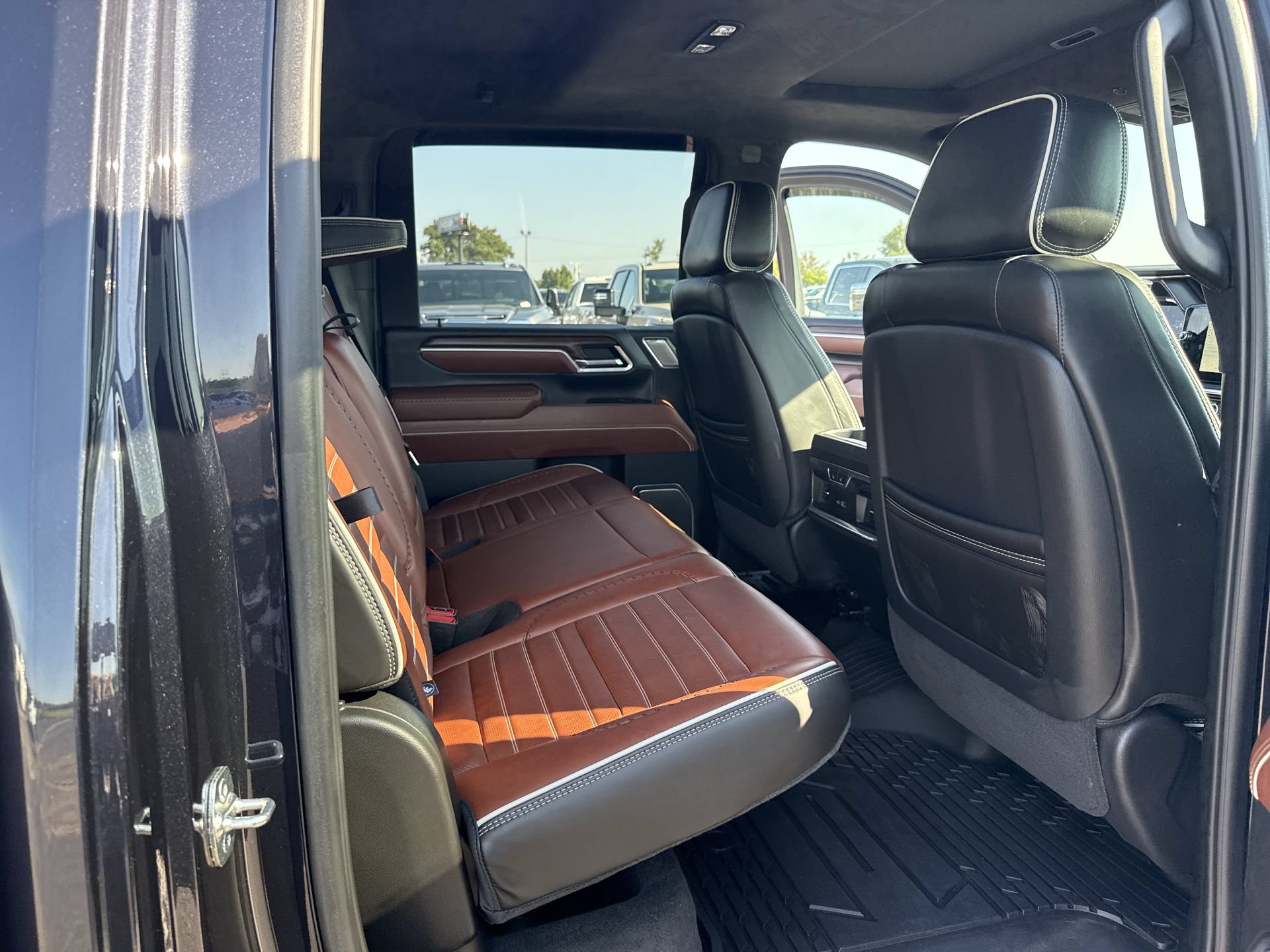 Certified 2025 GMC Sierra 2500 Denali Ultimate AWD/4WD image 34