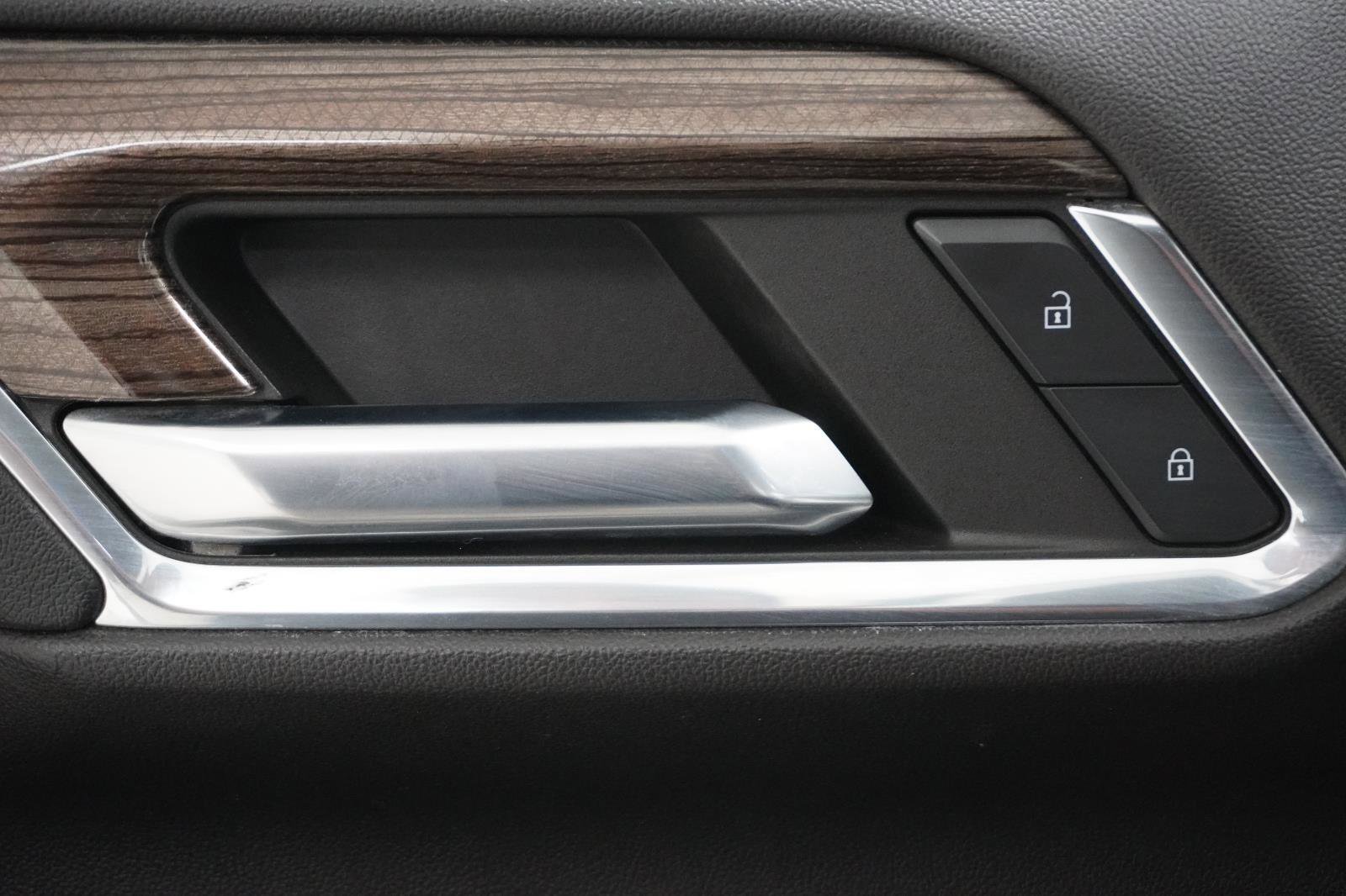 Used 2023 Chevrolet Silverado 1500 LT w/ Z71 Off-Road Package image 12