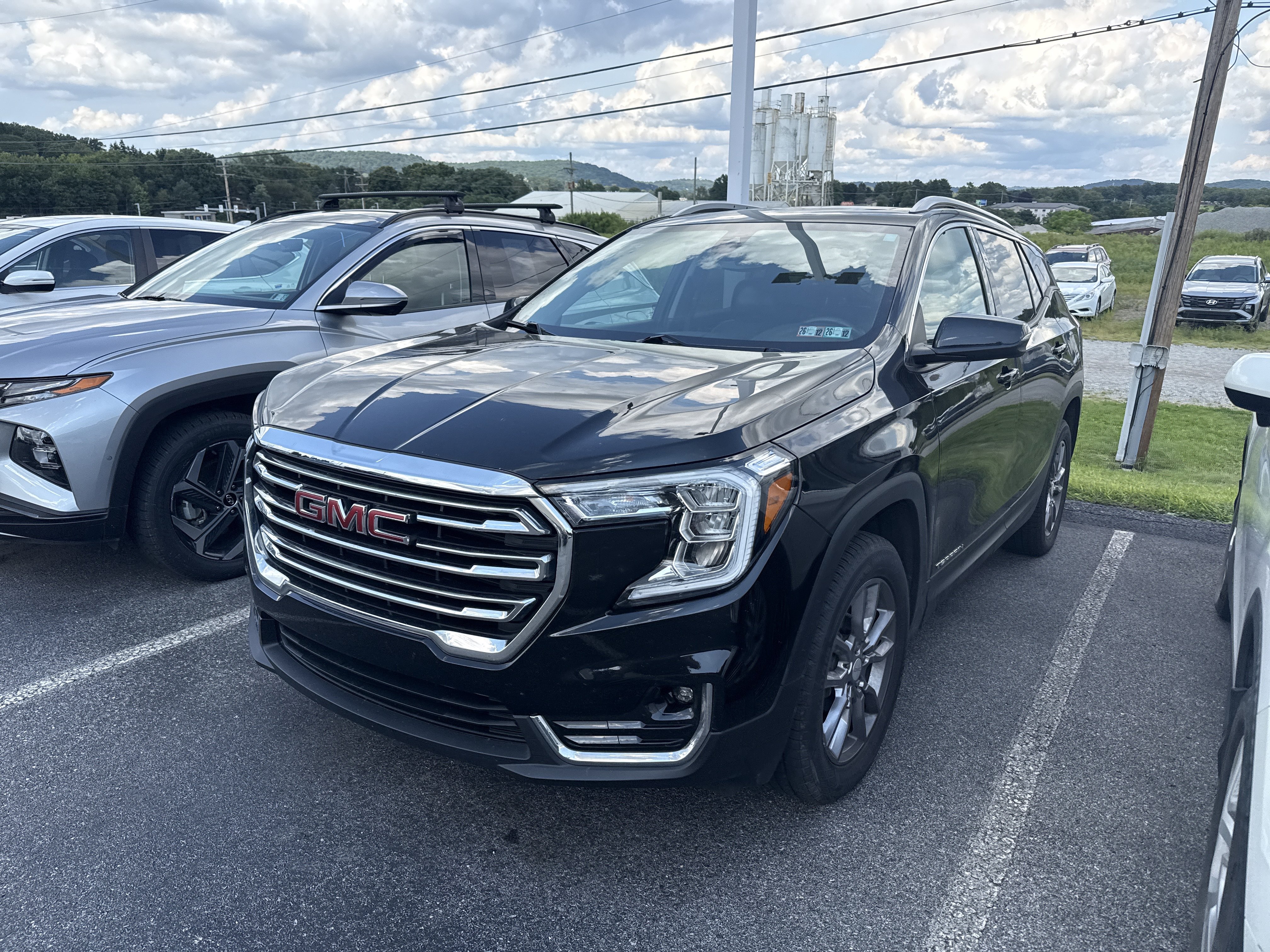 Used 2022 GMC Terrain SLT w/ Infotainment Package II AWD/4WD image 6