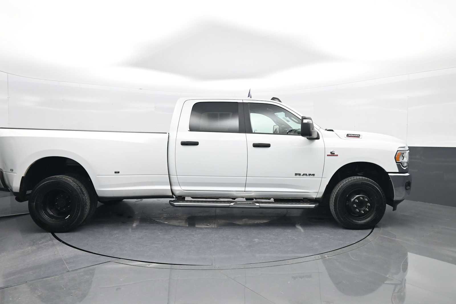 Used 2024 RAM 3500 Big Horn image 9