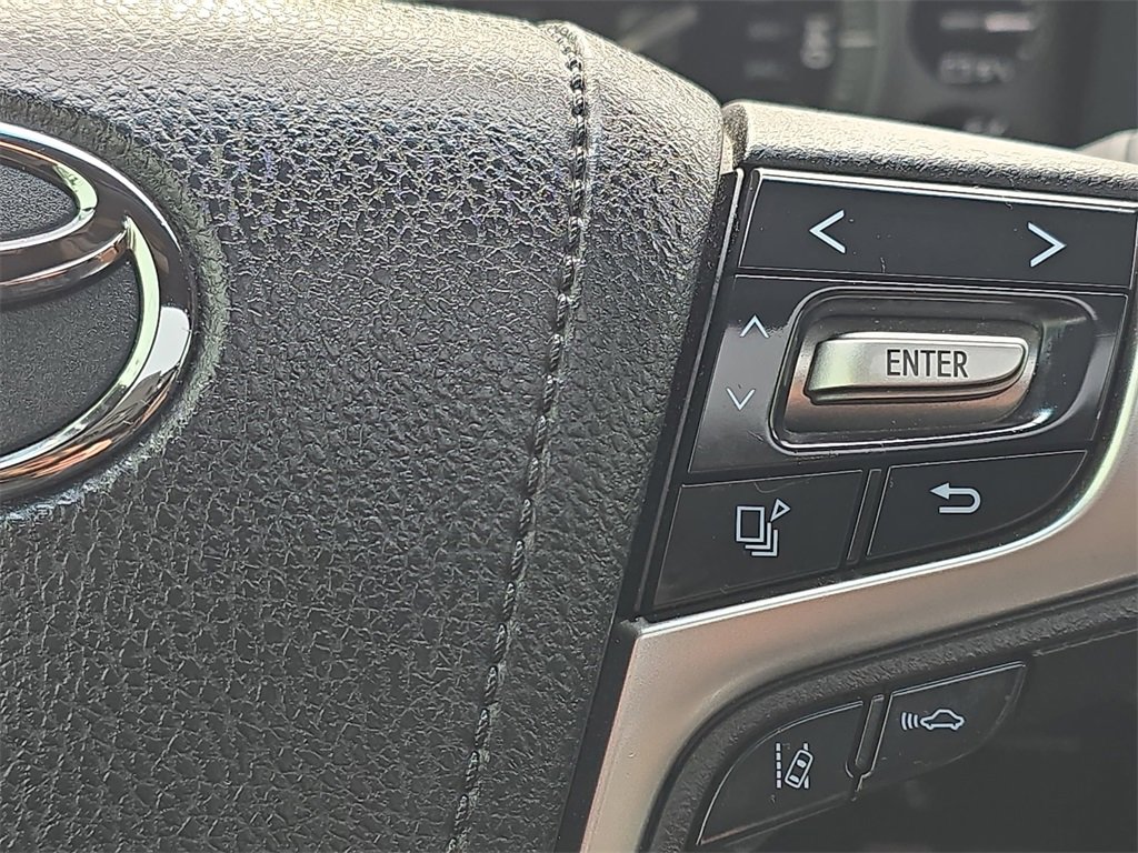 Used 2021 Toyota Land Cruiser image 18