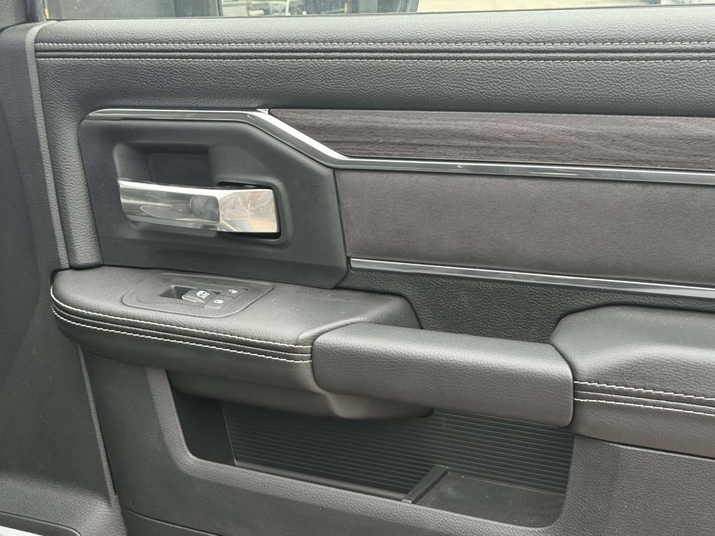 New 2026 RAM 2500 Laramie AWD/4WD image 22