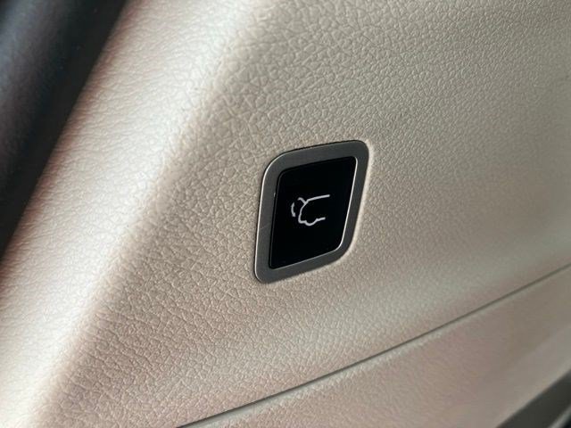 Certified 2023 Chrysler Pacifica Touring-L FWD image 25