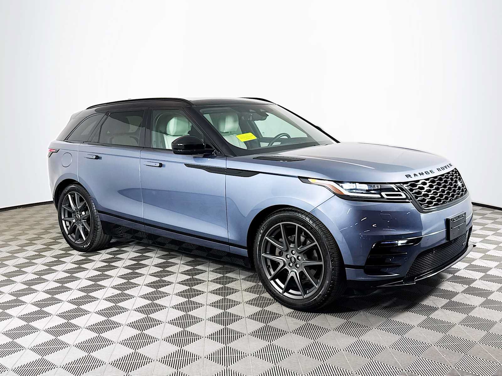 Used 2023 Land Rover Range Rover Velar R-Dynamic S AWD/4WD image 3