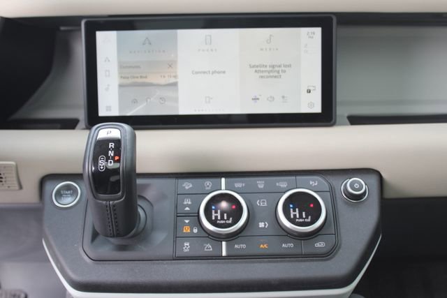 Used 2023 Land Rover Defender 90 X-Dynamic SE image 16