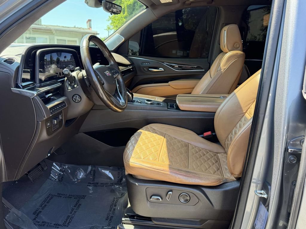 Used 2021 Cadillac Escalade Sport w/ Driver Assist Tech Package AWD/4WD image 16