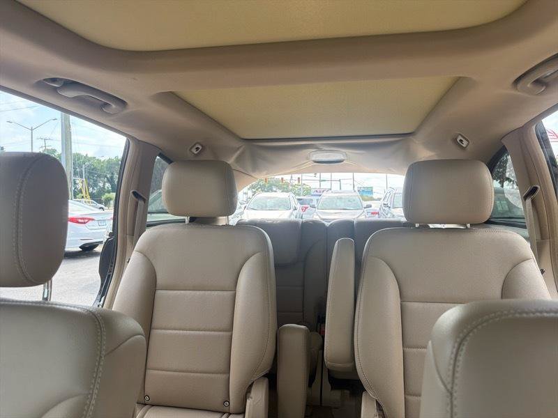 Used 2011 Mercedes-Benz R 350 4MATIC image 16