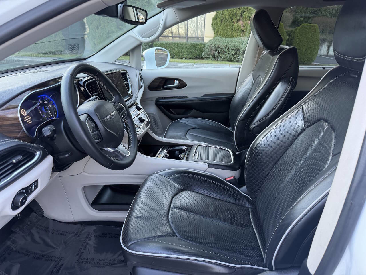 Used 2022 Chrysler Pacifica Limited image 13