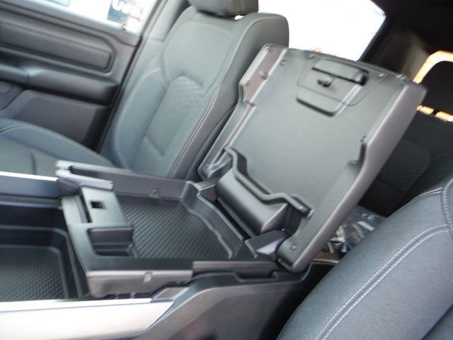 New 2026 RAM 1500 Express AWD/4WD image 18