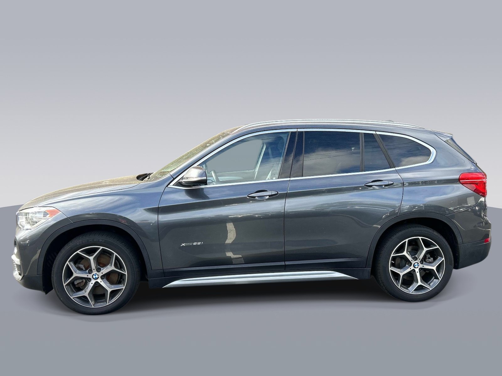 Used 2017 BMW X1 xDrive28i AWD/4WD image 6