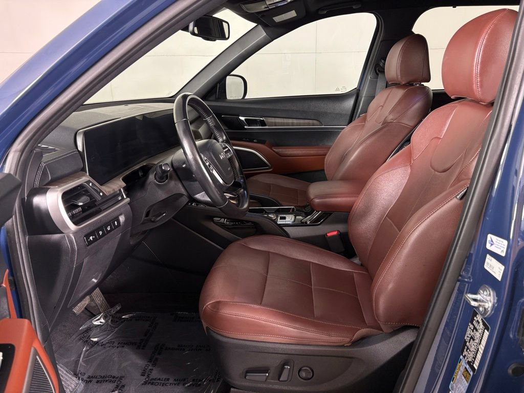 Used 2023 Kia Telluride EX w/ EX Captain's Chair Package FWD image 16