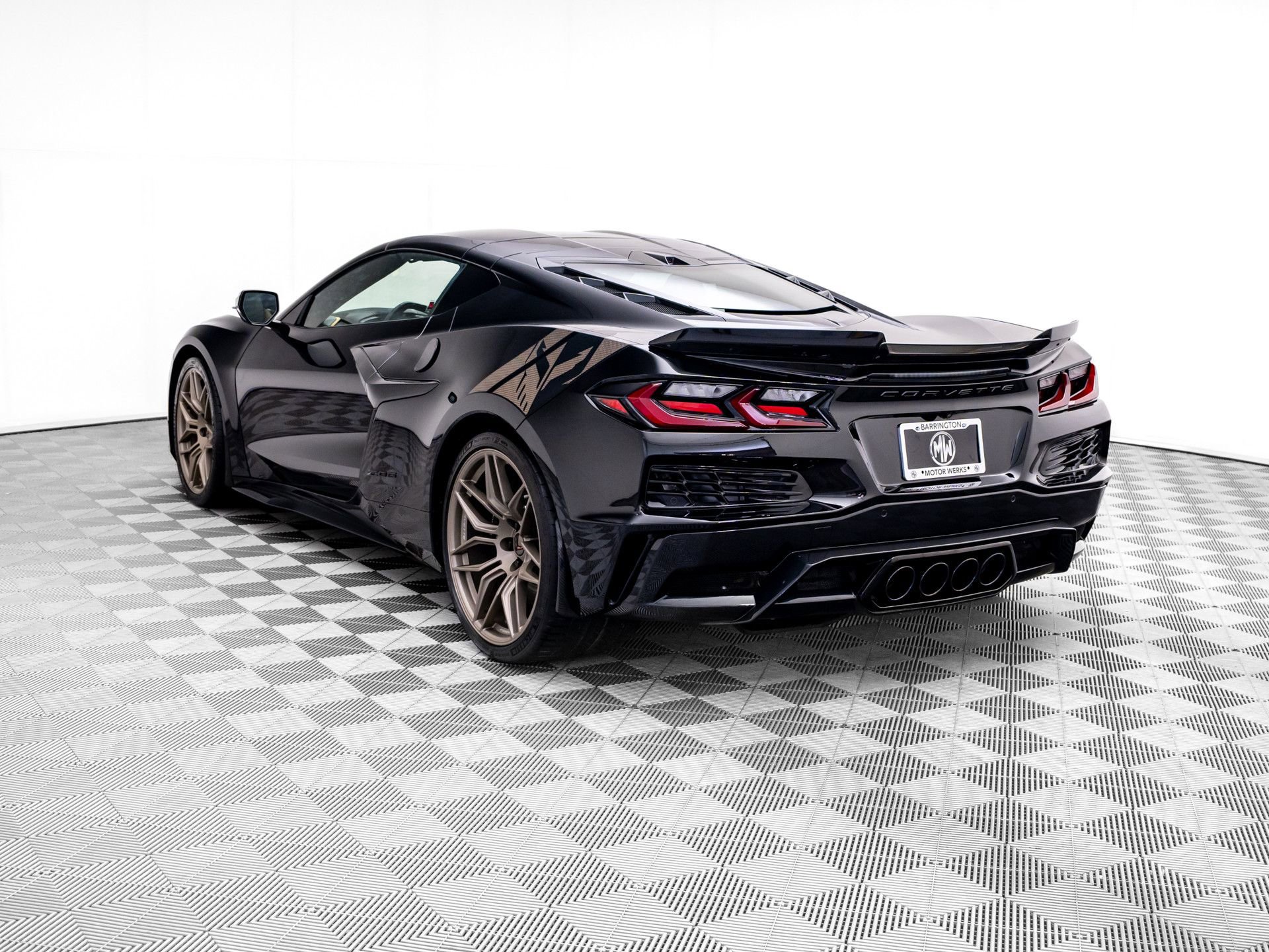 Used 2025 Chevrolet Corvette Z06 RWD image 3