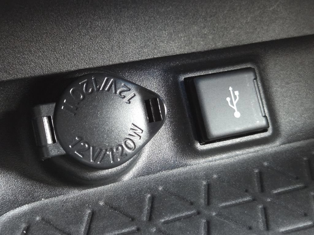 Used 2022 Toyota RAV4 XSE AWD/4WD image 6