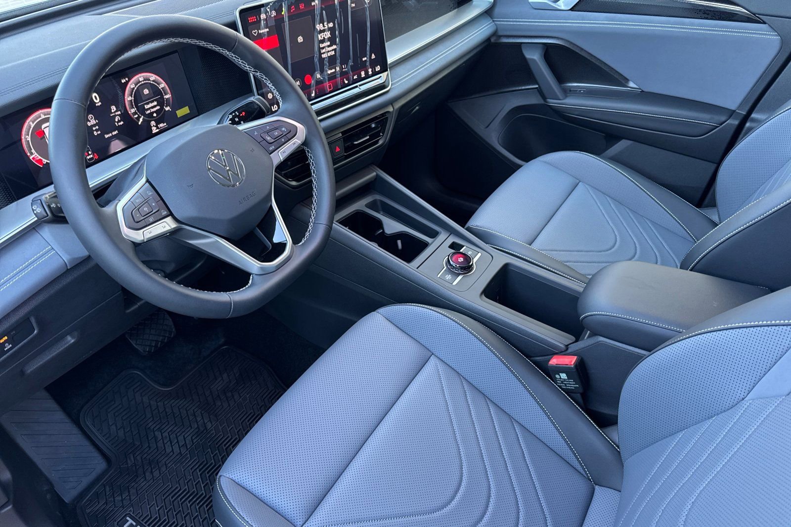 New 2026 Volkswagen Tiguan SE FWD image 10