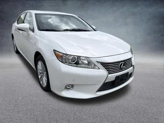 Used 2014 Lexus ES 350 w/ Luxury Package FWD image 5