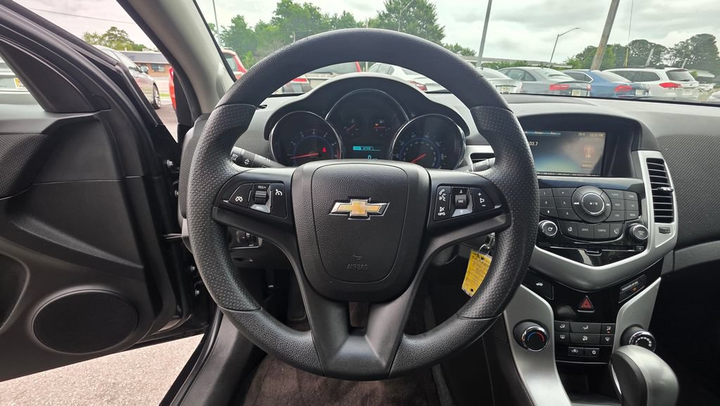 Used 2016 Chevrolet Cruze LT FWD image 11