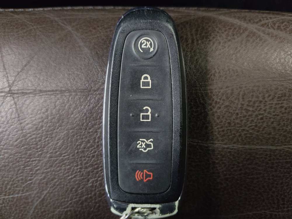Used 2014 Ford Edge Limited w/ Equipment Group 301A FWD image 32