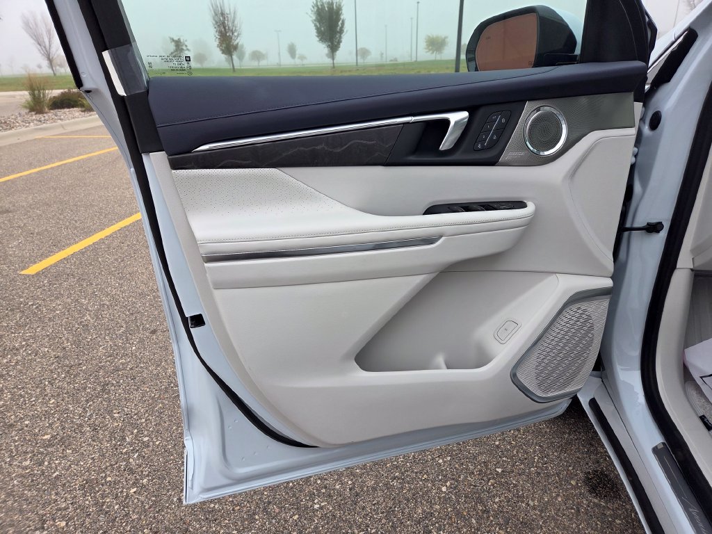 New 2027 Buick Enclave Avenir AWD/4WD image 4