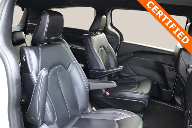 Used 2024 Chrysler Pacifica Select image 17