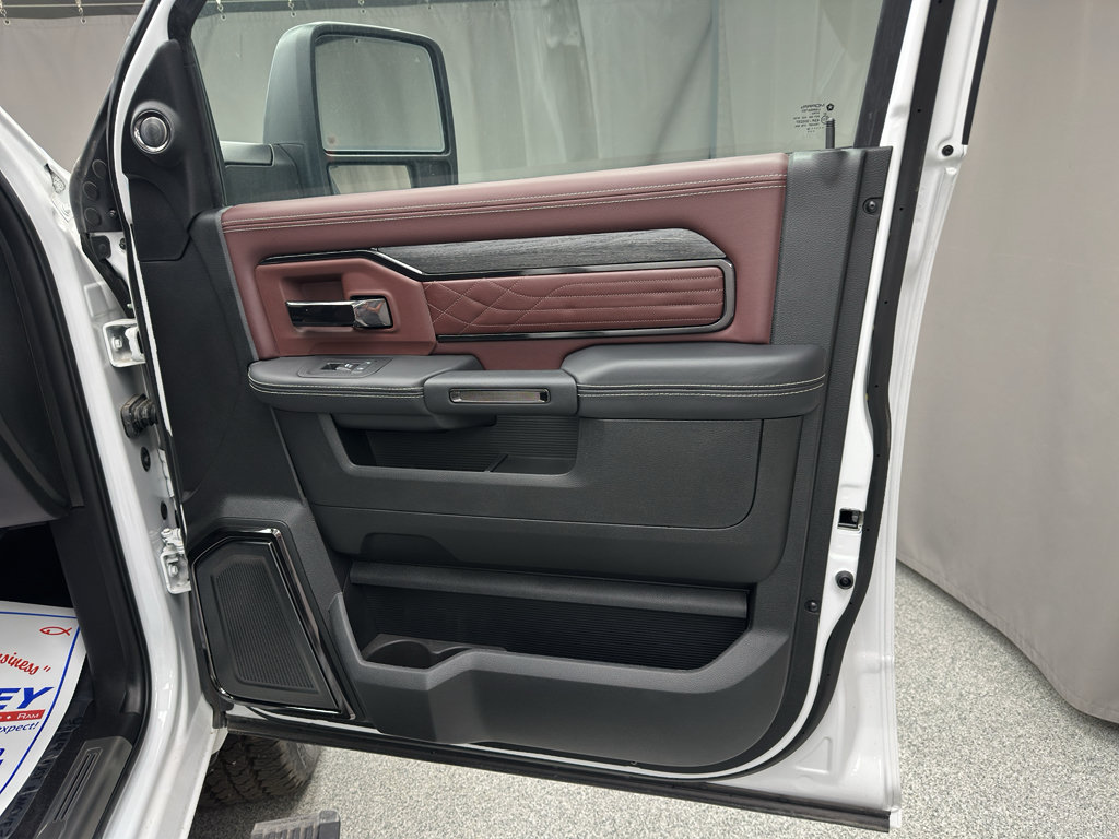 New 2026 RAM 3500 Limited AWD/4WD image 15