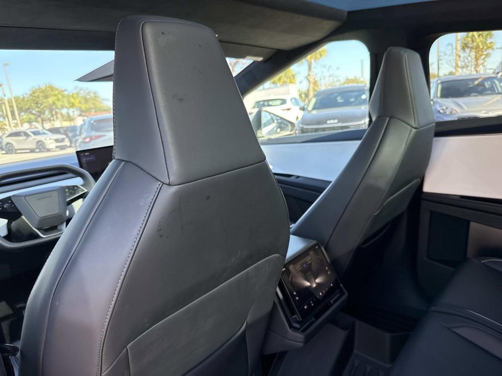 Used 2024 Tesla Cybertruck AWD Crew Cab image 14