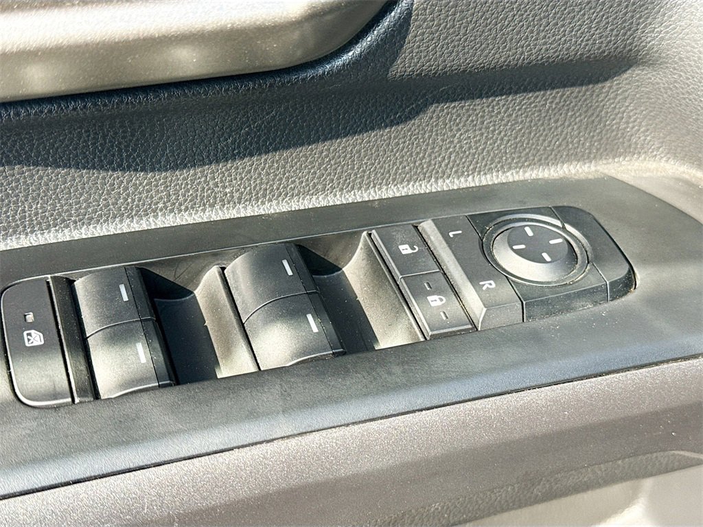 Used 2025 Toyota Tacoma SR5 image 17