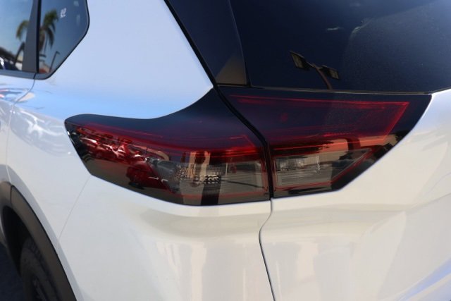 New 2026 Nissan Rogue SV image 7