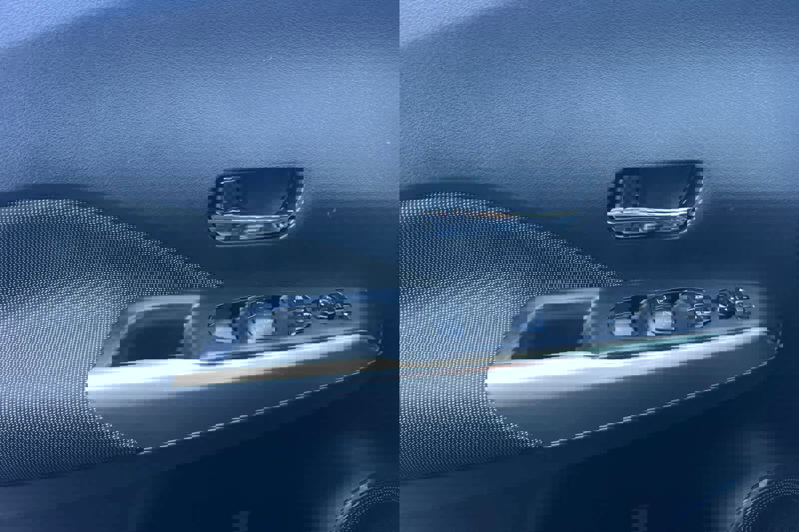 Used 2020 Nissan Kicks SV image 15