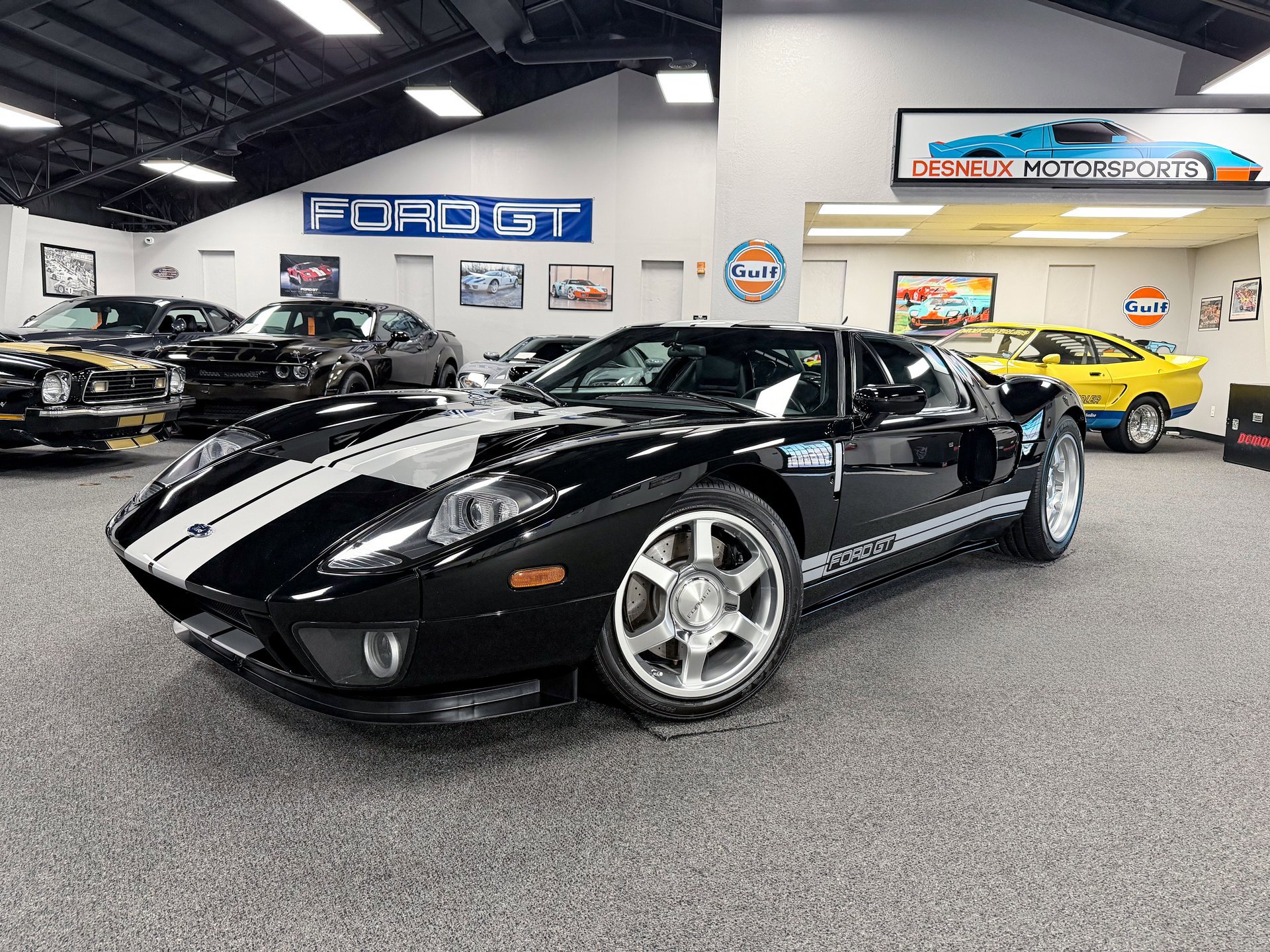 Used 2005 Ford GT image 29