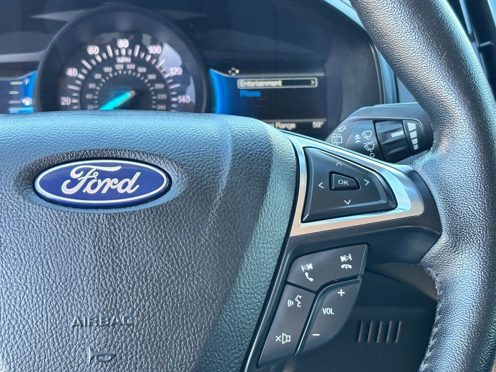 Used 2022 Ford Edge SEL image 21