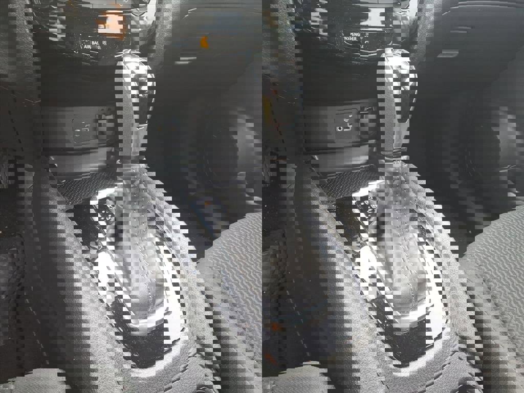 Used 2020 Nissan Rogue Sport S image 11