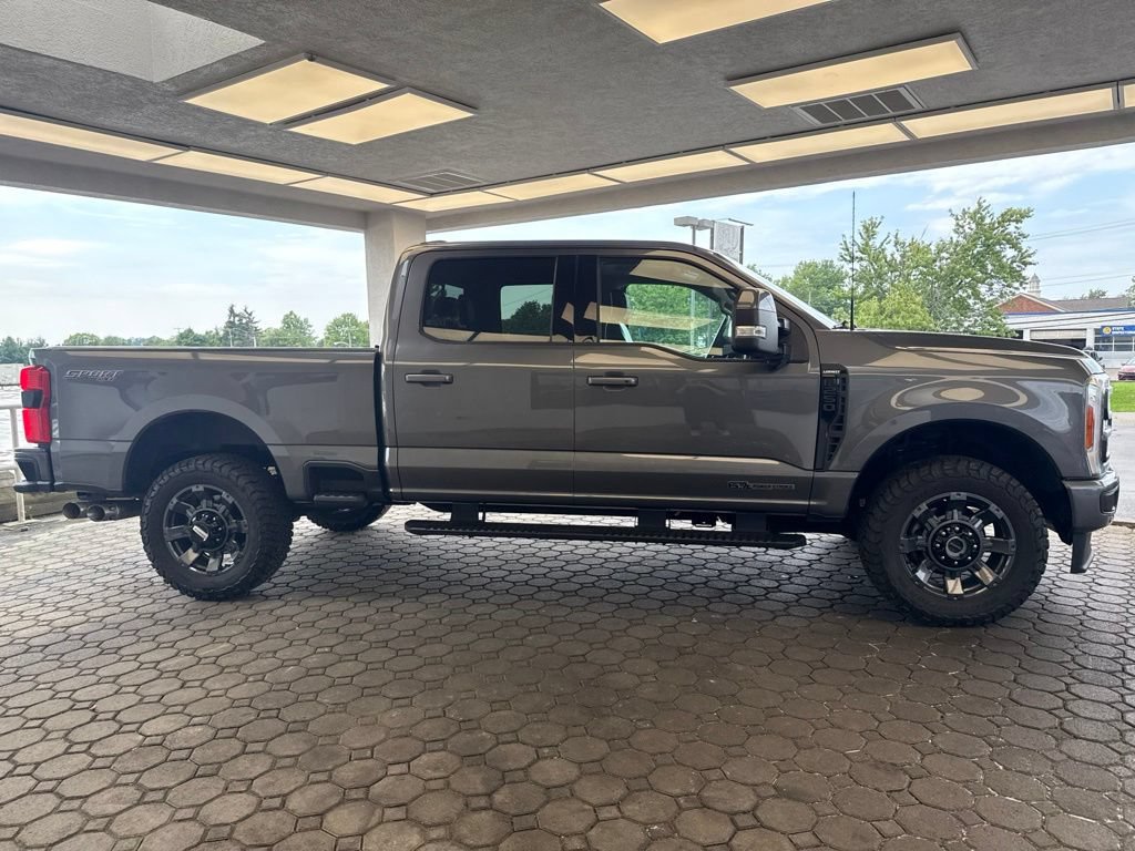 Used 2023 Ford F250 Lariat w/ Lariat Ultimate Package AWD/4WD image 5