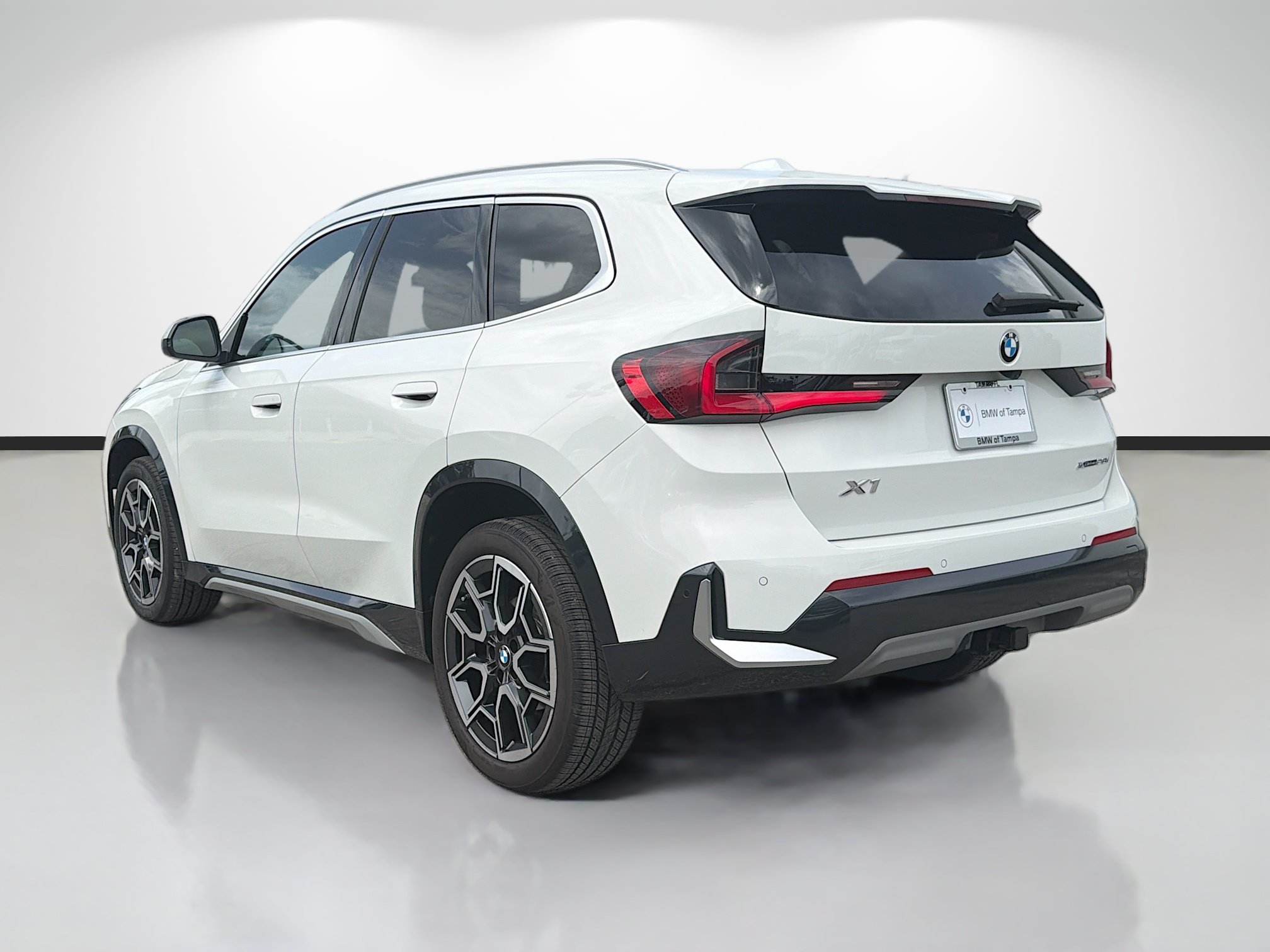 Used 2024 BMW X1 xDrive28i w/ Technology Package AWD/4WD image 5