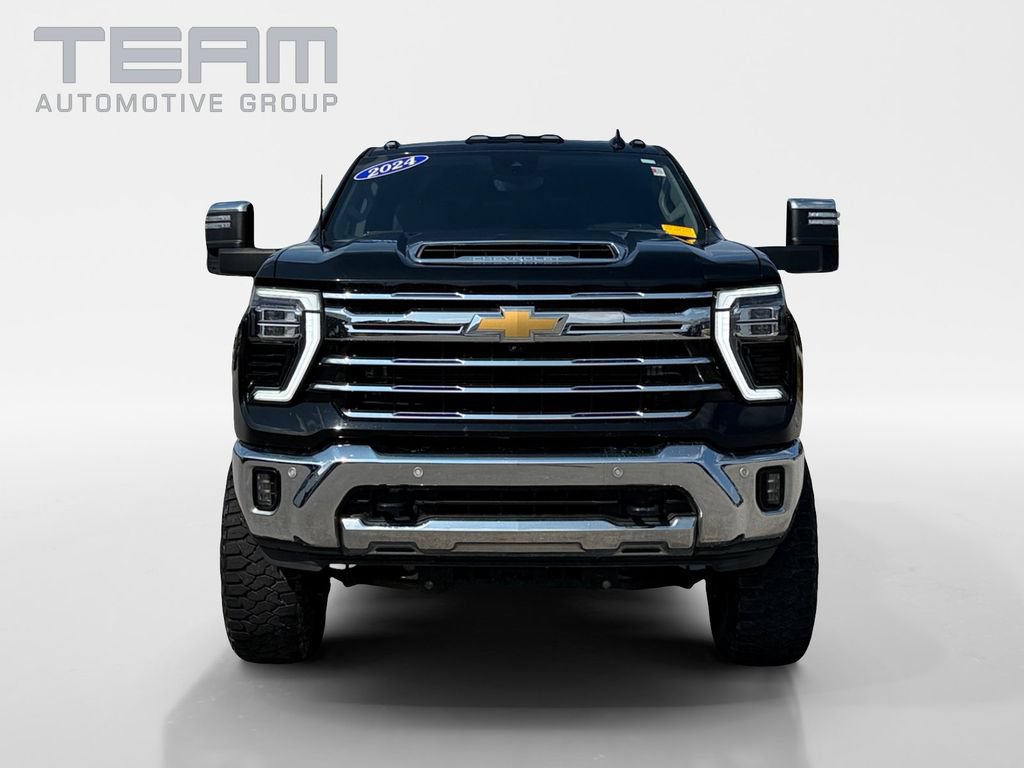 Used 2024 Chevrolet Silverado 2500 LTZ w/ LTZ Premium Package AWD/4WD image 2